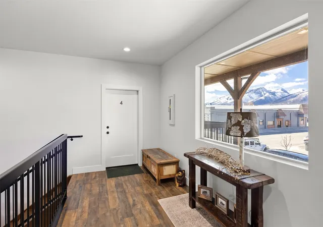 34th image of 301 N 1st St #4, Hamilton, MT 59840 | MLS# 30065708
