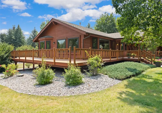 Photo 3 of Single family home for sale at 590 Country Way N, Kalispell, MT 59901 | MLS# 30066003 | Listing updated on 2026-10-11