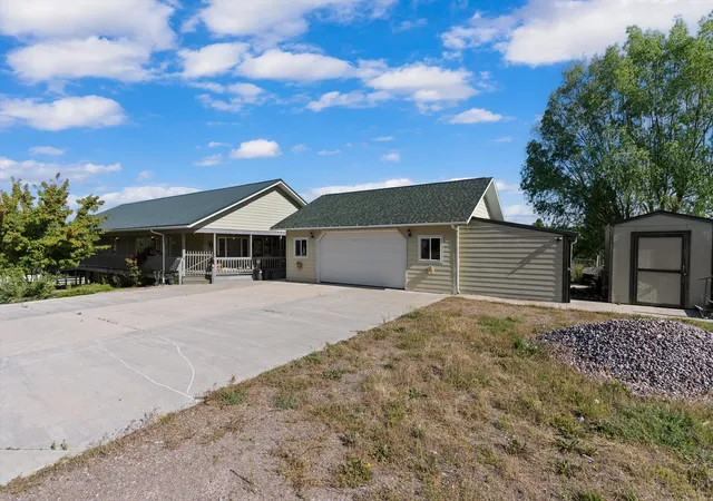 Homes for sale in Polson, MT | 1401 12th Ave E, Polson, MT 59860 | MLS# 30065885