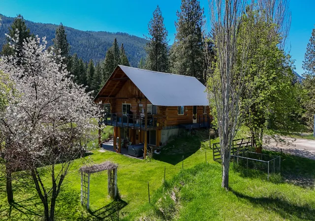 Homes for sale in Superior, MT | 510 Johnson Ln, Superior, MT 59872 | MLS# 30066104