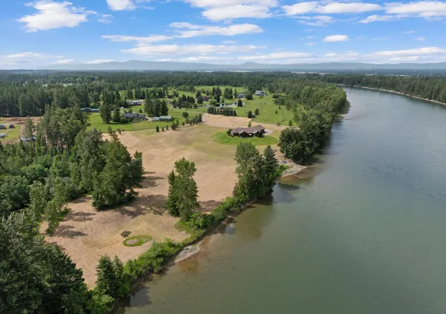 3rd image of 1398 Waters Edge Wy, Columbia Falls, MT 59912 | MLS# 30064731