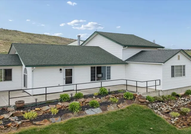 Homes for sale in Eureka, MT | 130 Hilltop Dr, Eureka, MT 59917 | MLS# 30066487