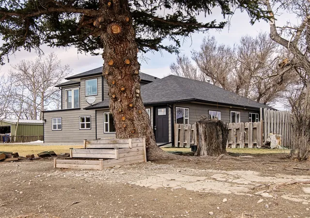 Photo 4 of Single family home for sale at 25 Dupuyer Ave, Valier, MT 59486 | MLS# 30066509 | Listing updated on 2026-07-28