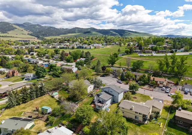 5th image of 2404 Highwood Dr, Missoula, MT 59803 | MLS# 30066348