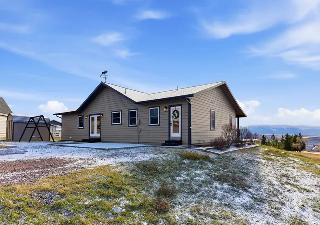 Homes for sale in Polson, MT | 33602 Meadow Rd, Polson, MT 59860 | MLS# 30066712