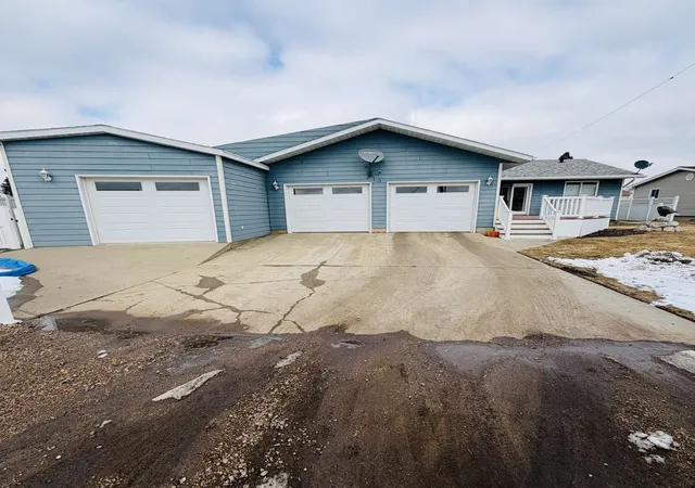 Homes for sale in Plentywood, MT | 621 W Laurel Ave, Plentywood, MT 59254 | MLS# 30067030
