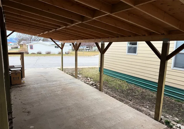 Photo 3 of Single family home for sale at 211 E Desmet St, Hamilton, MT 59840 | MLS# 30067037 | Listing updated on 2026-07-18