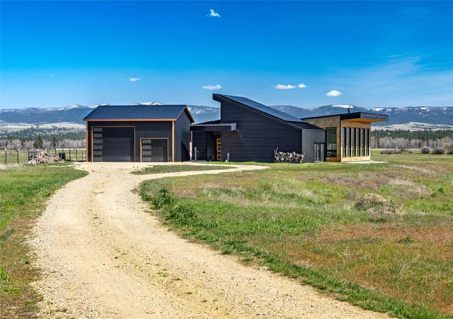 Homes for sale in Florence, MT | 5052 Hoblitt Ln N, Florence, MT 59833 | MLS# 30066691
