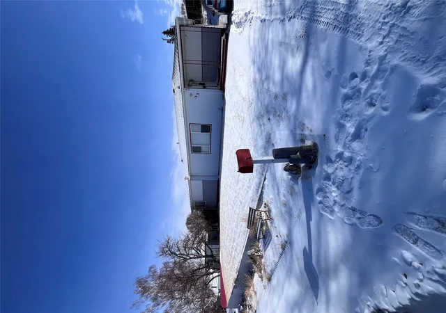 Photo 3 of Single family home for sale at 33 10th Avenue Se, Cut Bank, MT 59427 | MLS# 30066968 | Listing updated on 2026-07-03