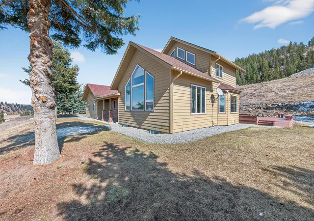 Homes for sale in Eureka, MT | 100 Mountain Cir, Eureka, MT 59917 | MLS# 30066769