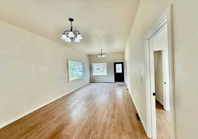 4th image of 307 N 5Th St, Hamilton, MT 59840 | MLS# 30067582