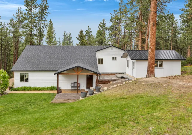 3rd image of 440 E 20Th St, Hamilton, MT 59840 | MLS# 30067583