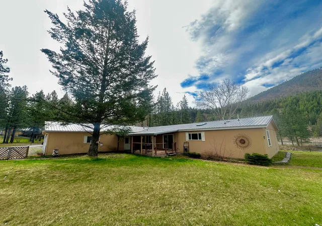 Homes for sale in Superior, MT | 1595 River Bend Rd, Superior, MT 59872 | MLS# 30067812