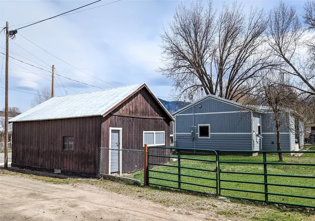 Homes for sale in Libby, MT | 519 E 4Th St, Libby, MT 59923 | MLS# 30067216