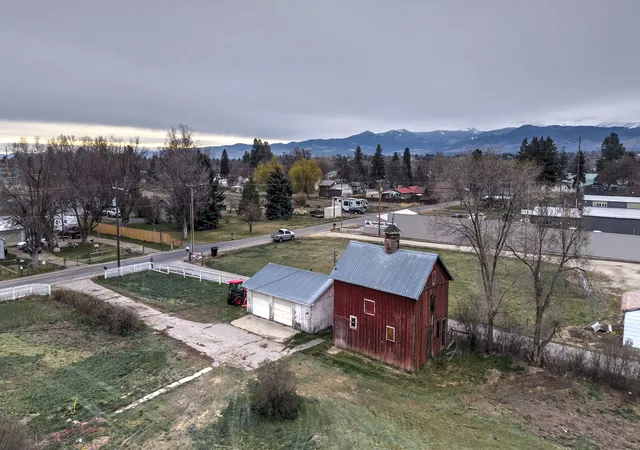 2nd image of 105 Lewis Ln, Hamilton, MT 59840 | MLS# 30067850
