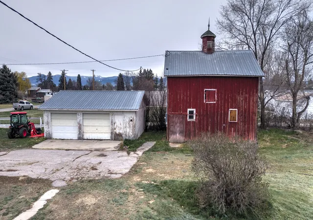3rd image of 105 Lewis Ln, Hamilton, MT 59840 | MLS# 30067850