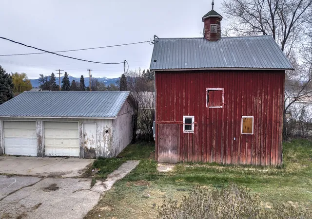 4th image of 105 Lewis Ln, Hamilton, MT 59840 | MLS# 30067850