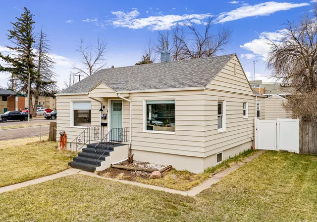 Photo 3 of Single family home for sale at 1720 9th Avenue S, Great Falls, MT 59405 | MLS# 30067905 | Listing updated on 2026-07-13
