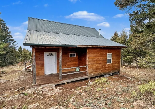 Homes for sale in Ennis, MT | 30 Bunks Trail, Ennis, MT 59729 | MLS# 30068105