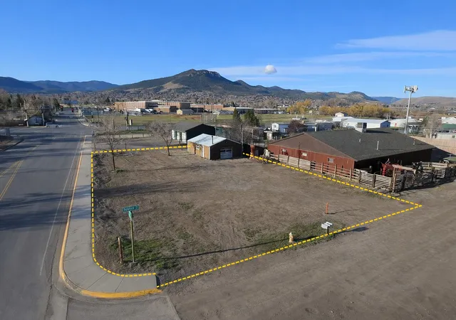 Homes for sale in Helena, MT | 121 Dunbar Ave, Helena, MT 59602 | MLS# 30067985