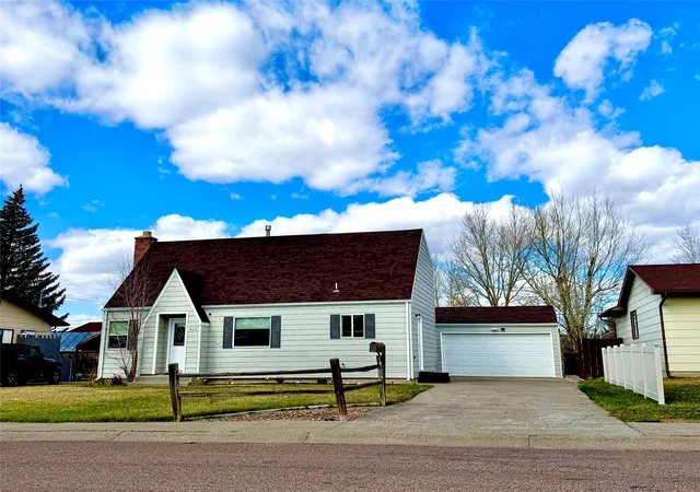 Homes for sale in Great Falls, MT | 629 35th Ave Ne, Great Falls, MT 59404 | MLS# 30068195