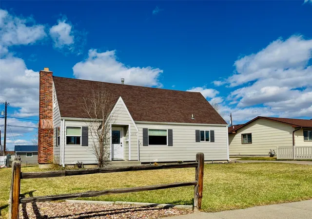 Homes for sale in Great Falls, MT | 629 35th Ave Ne, Great Falls, MT 59404 | MLS# 30068195