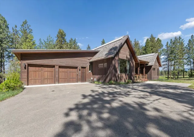 3rd image of 37 Keel Ct, Eureka, MT 59917 | MLS# 30068302