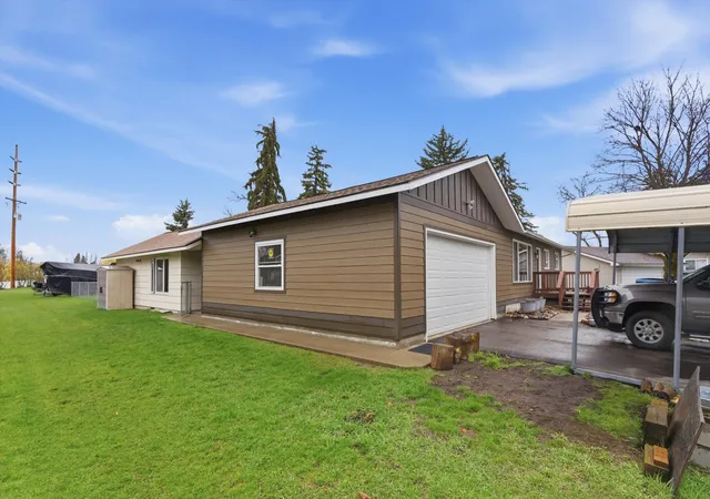 Photo 3 of Single family home for sale at 1724 Bison Dr, Kalispell, MT 59901 | MLS# 30068595 | Listing updated on 2026-07-15