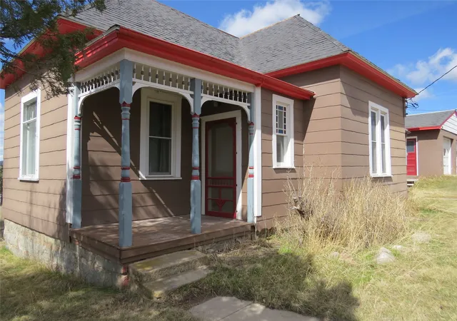 Homes for sale in Philipsburg, MT | 819 Pearl St, Philipsburg, MT 59858 | MLS# 30068600