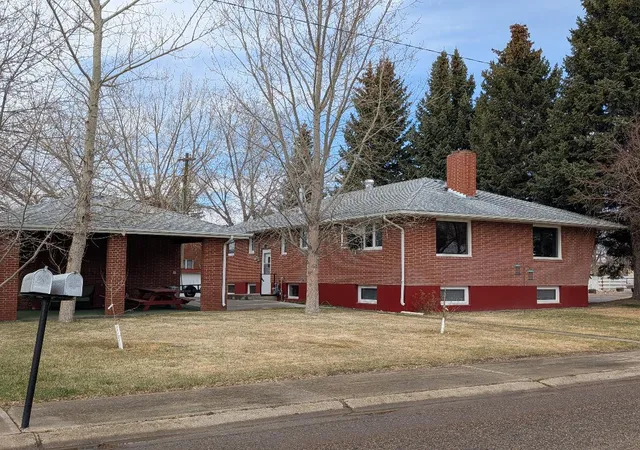 Homes for sale in Shelby, MT | 300 Gallatin St, Shelby, MT 59474 | MLS# 30068736