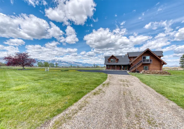2nd image of 1288 Golf Course Rd, Hamilton, MT 59840 | MLS# 30068786