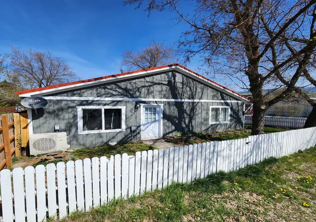 Photo 2 of Single family home for sale at 804 S 5th Avenue, Plains, MT 59859 | MLS# 30068910 | Listing updated on 2026-08-26