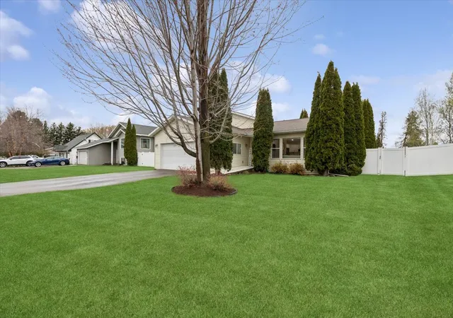 Photo 3 of Single family home for sale at 7 Grace Rd, Columbia Falls, MT 59912 | MLS# 30068936 | Listing updated on 2026-10-11
