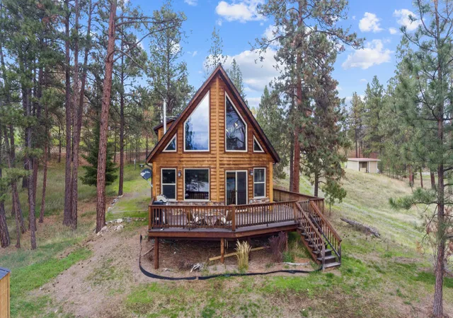 2nd image of 171 Carpenter Ln, Eureka, MT 59917 | MLS# 30068500