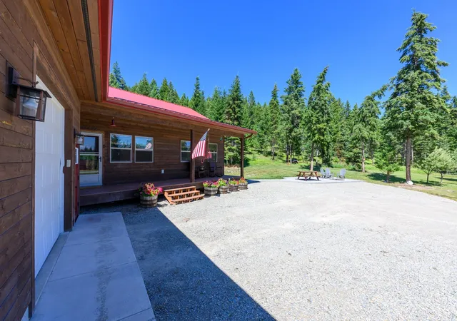 Photo 2 of Single family home for sale at 548 Spruce Holw Trl, Kalispell, MT 59901 | MLS# 30068826 | Listing updated on 2026-07-07