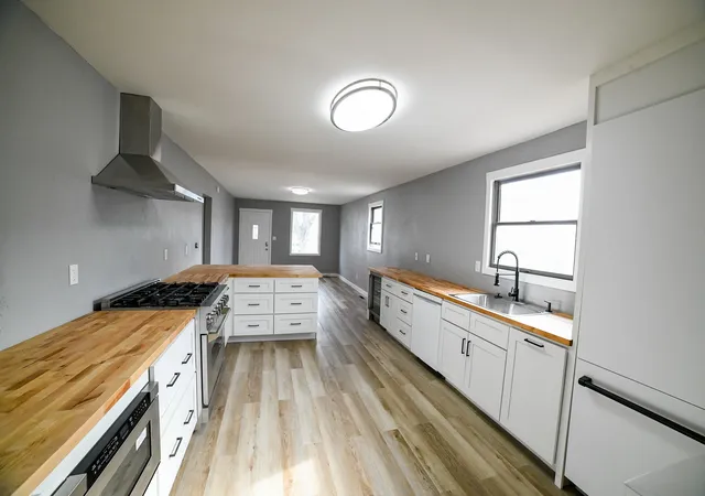 2nd image of 1111 9th Ave S, Great Falls, MT 59405 | MLS# 30069157