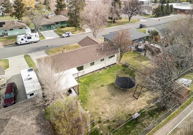 3rd image of 2215 E 6Th Ave, Helena, MT 59601 | MLS# 30069145