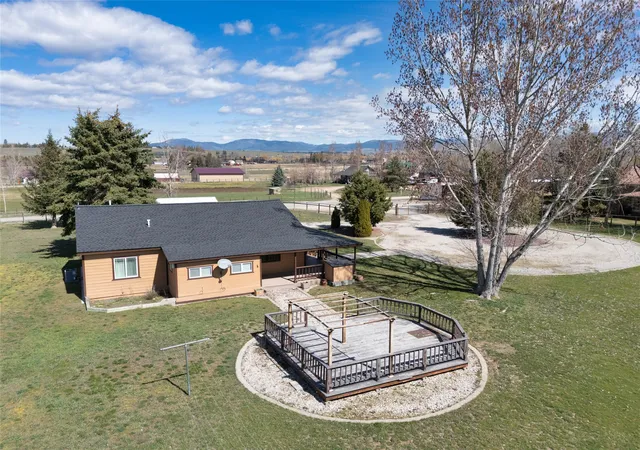 3rd image of 627 Folly Ln, Stevensville, MT 59870 | MLS# 30069420