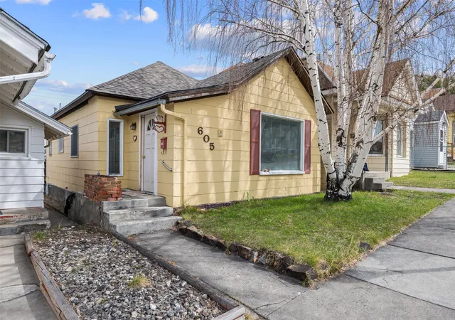 Homes for sale in Anaconda, MT | 605 Walnut St, Anaconda, MT 59711 | MLS# 30069646