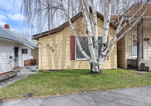 Homes for sale in Anaconda, MT | 605 Walnut St, Anaconda, MT 59711 | MLS# 30069646