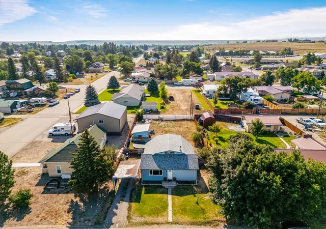 Homes for sale in Big Timber, MT | 407 W 2nd Ave, Big Timber, MT 59011 | MLS# 30069758