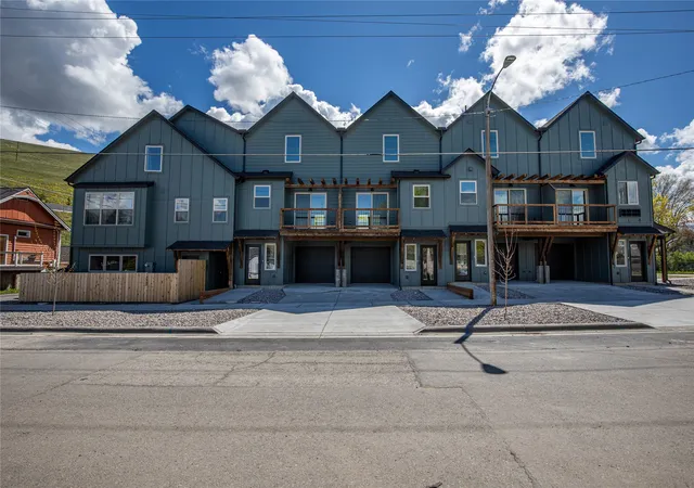 Homes for sale in Missoula, MT | 1220 Kennett Ave #D, Missoula, MT 59802 | MLS# 30069751