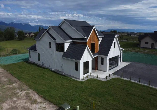 3rd image of 404 Jefferson St, Kalispell, MT 59901 | MLS# 30069860