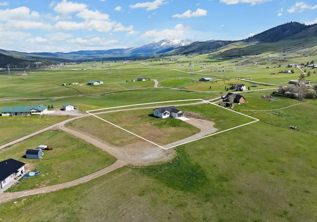 Photo 3 of Single family home for sale at 3 Appaloosa Ct, Plains, MT 59859 | MLS# 30069829 | Listing updated on 2026-07-24