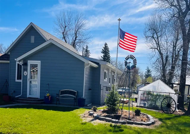 Homes for sale in Conrad, MT | 611 S Illinois St, Conrad, MT 59425 | MLS# 30069891