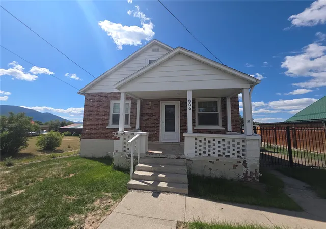 1st image of 806 Majors St, Butte, MT 59701 | MLS# 30070158