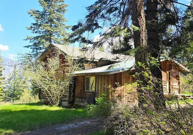 Homes for sale in Thompson Falls, MT | 93 Wapiti Point Rd, Thompson Falls, MT 59873 | MLS# 30070215