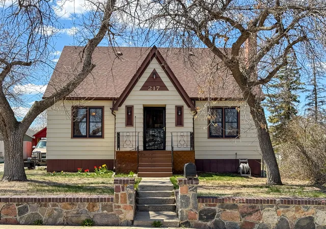 Homes for sale in Shelby, MT | 217 8th Ave N, Shelby, MT 59474 | MLS# 30069853