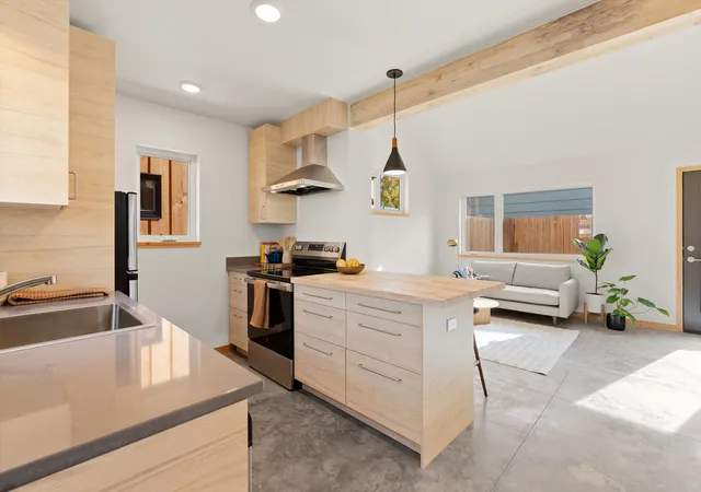 2nd image of 1020 Charlo St, Missoula, MT 59802 | MLS# 30070325