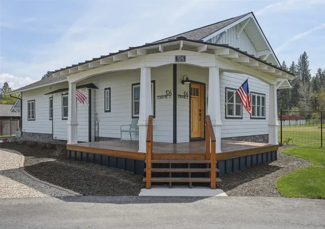 2nd image of 104 S Mill St, Darby, MT 59829 | MLS# 30069448
